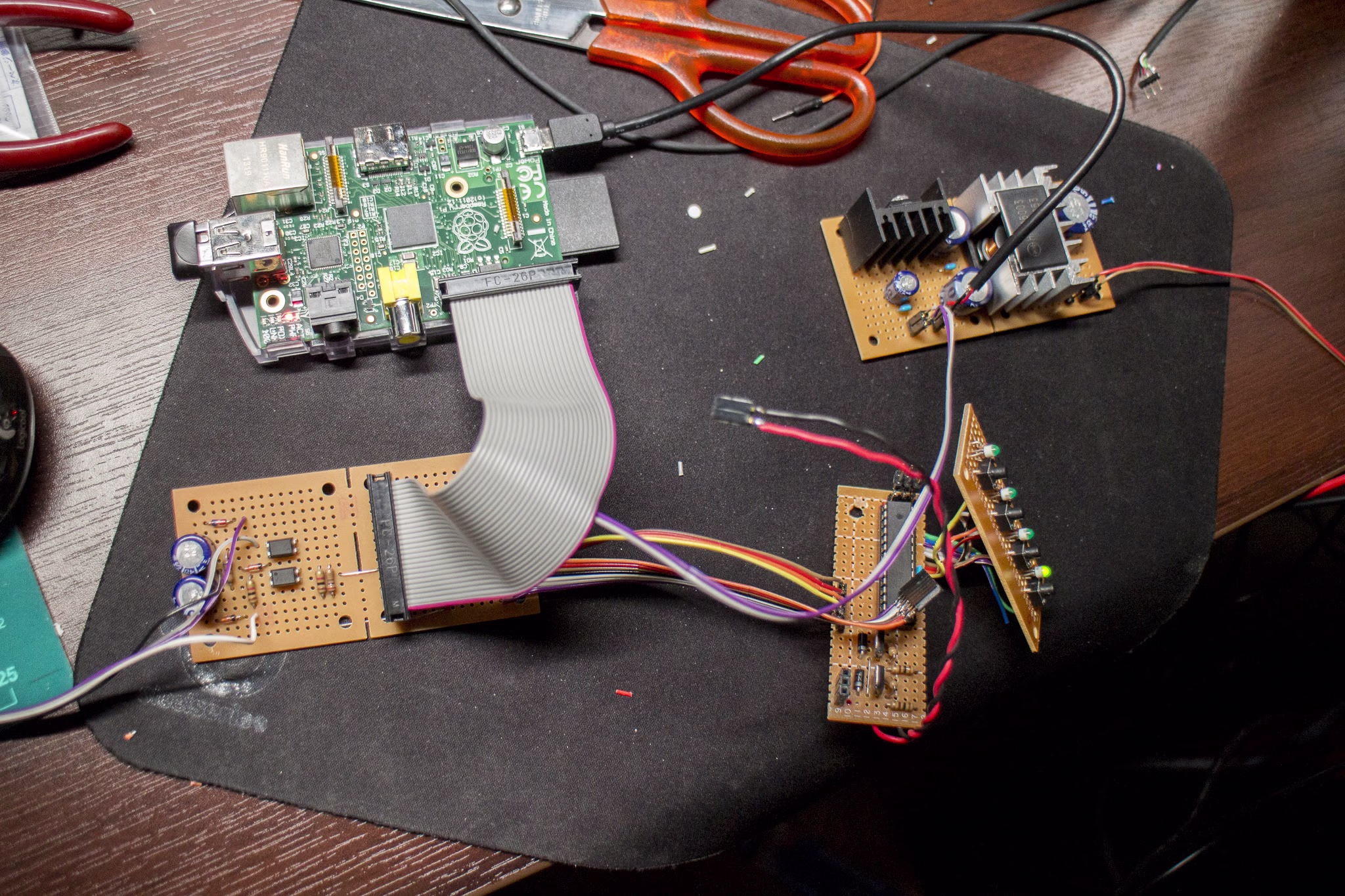 画像関連:ケース加工してハードウェア部分をフィックス
